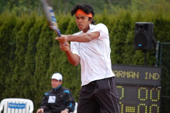 Somdev Devvarman squares off against Igor Kunitsyn in the opening round of the Dubai Duty Free Tennis Championships.