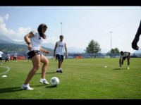 Marion Bartoli plays Football