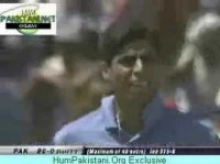 Indian cricket team - Nehra Abusing Dhoni for a dropped catch