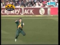 Jumping Jonty Rhodes Awesome Catch WC 1999 England vs South Africa