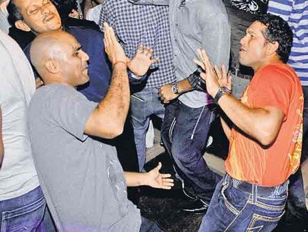 Aila !!! Sachin and Viru at the party